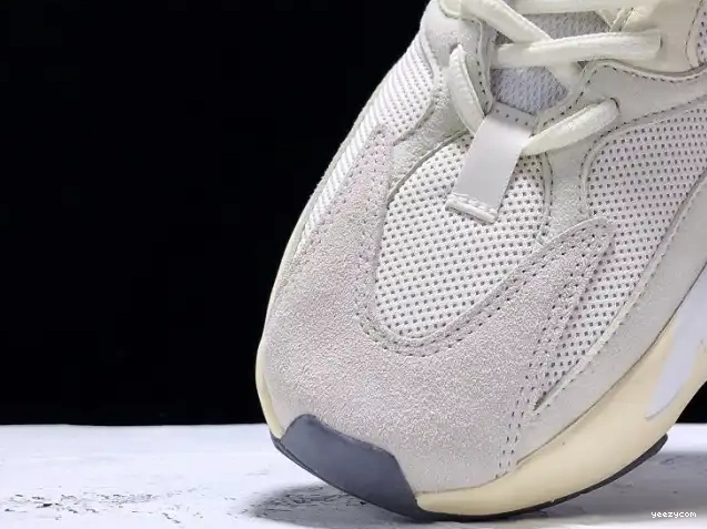 Yeezy Adidas Boost Analog EG7596 700 0605